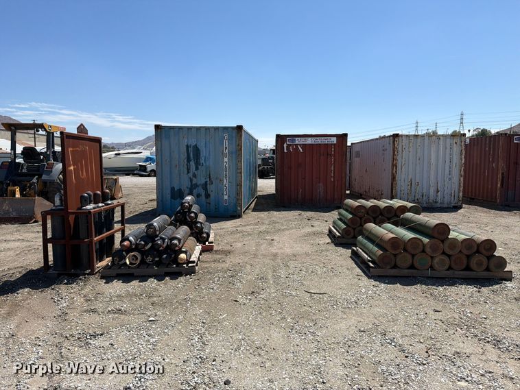 image for item YA4694 Tanks