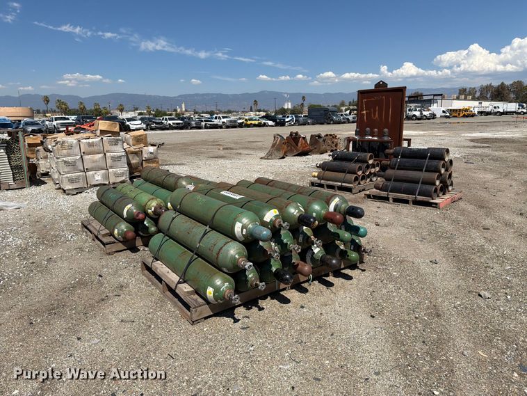 image for item YA4694 Tanks