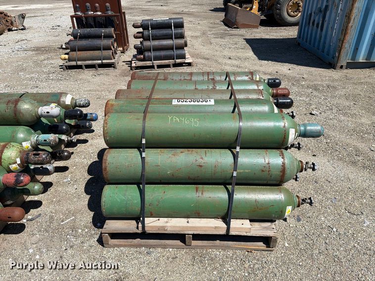 image for item YA4694 Tanks