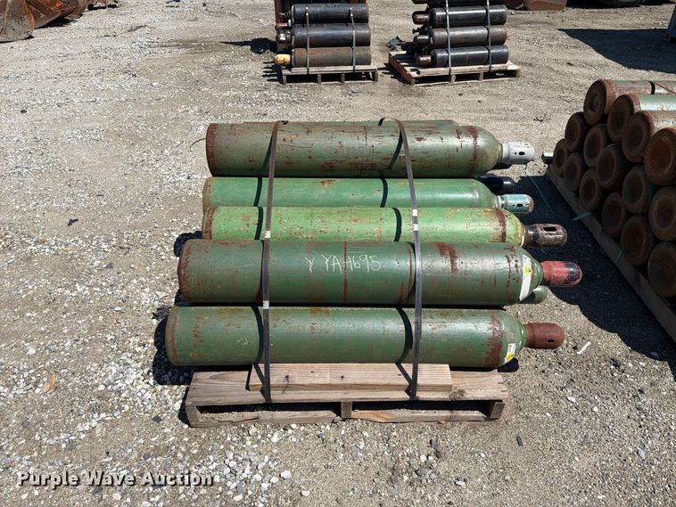 image for item YA4694 Tanks