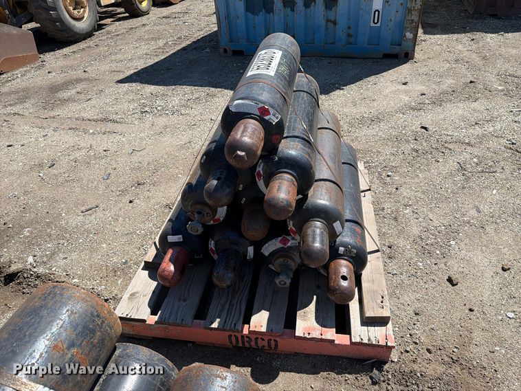 image for item YA4694 Tanks