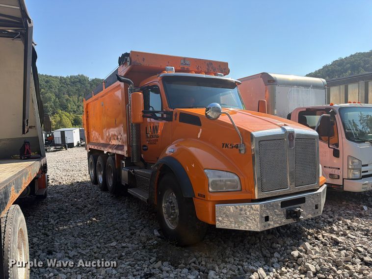 image for item YA4708 2020 Kenworth T880 dump truck