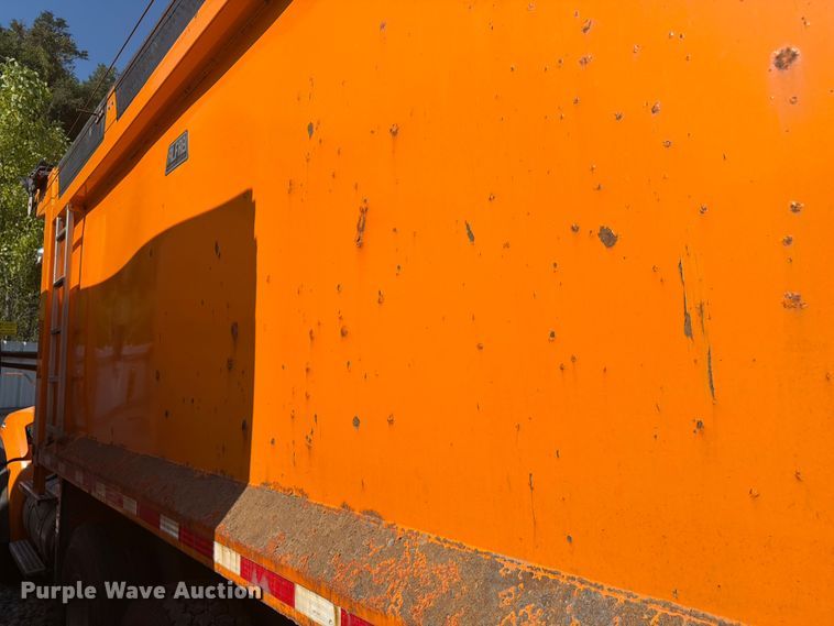 image for item YA4708 2020 Kenworth T880 dump truck