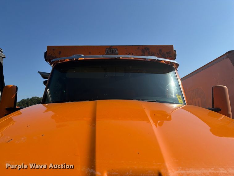image for item YA4708 2020 Kenworth T880 dump truck