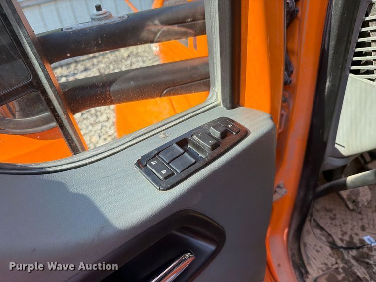 image for item YA4708 2020 Kenworth T880 dump truck
