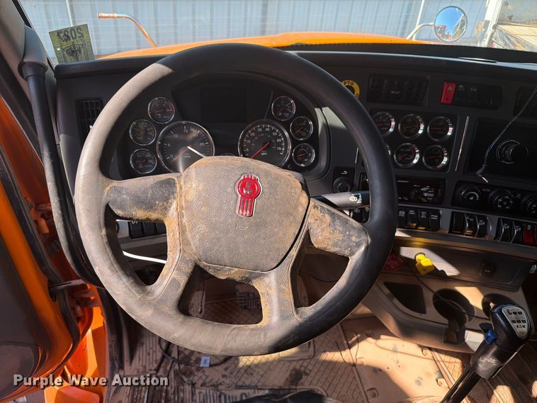 image for item YA4708 2020 Kenworth T880 dump truck