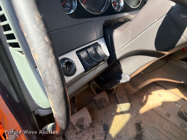 image for item YA4708 2020 Kenworth T880 dump truck