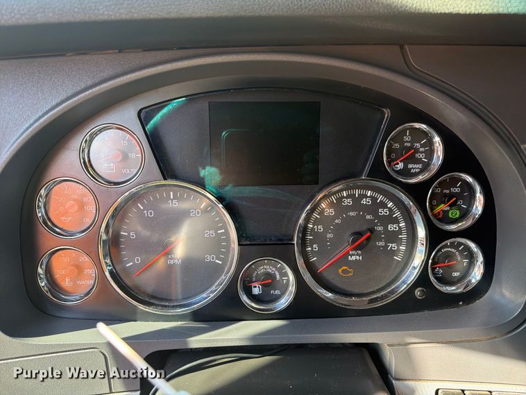 image for item YA4708 2020 Kenworth T880 dump truck