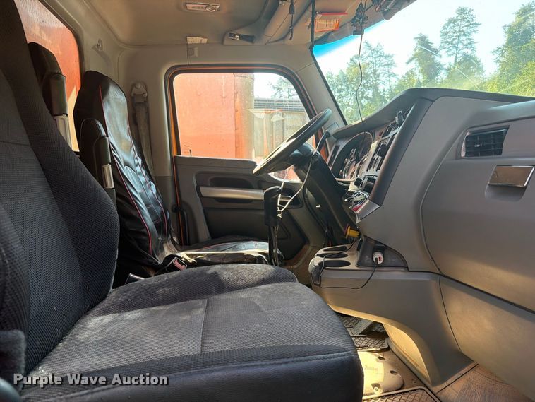 image for item YA4708 2020 Kenworth T880 dump truck