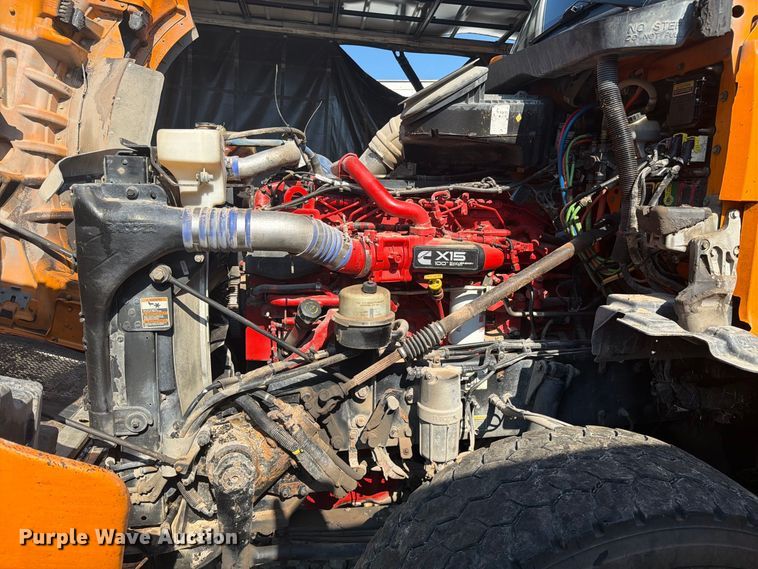 image for item YA4708 2020 Kenworth T880 dump truck