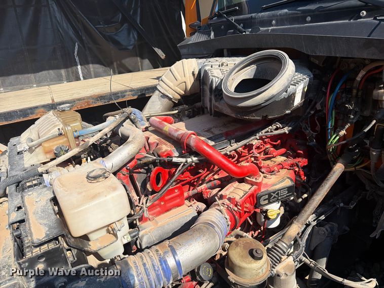 image for item YA4708 2020 Kenworth T880 dump truck