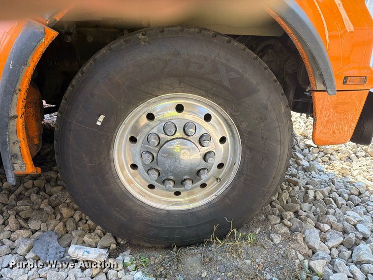 image for item YA4708 2020 Kenworth T880 dump truck