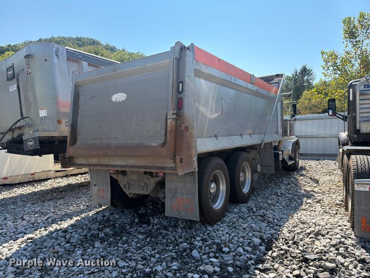 image for item YA4710 2016 Kenworth T800 dump truck