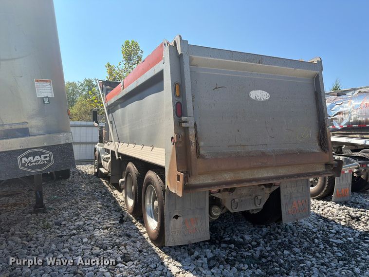 image for item YA4710 2016 Kenworth T800 dump truck