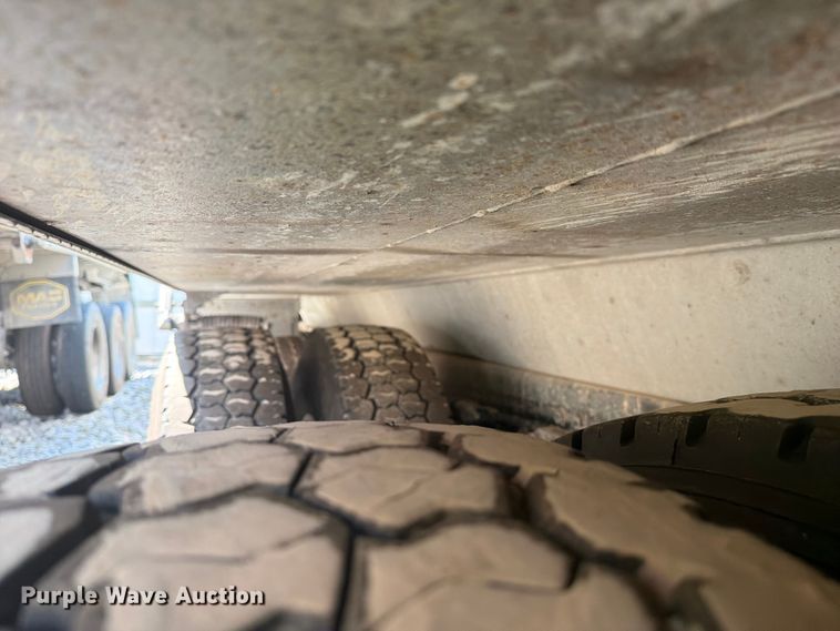 image for item YA4710 2016 Kenworth T800 dump truck