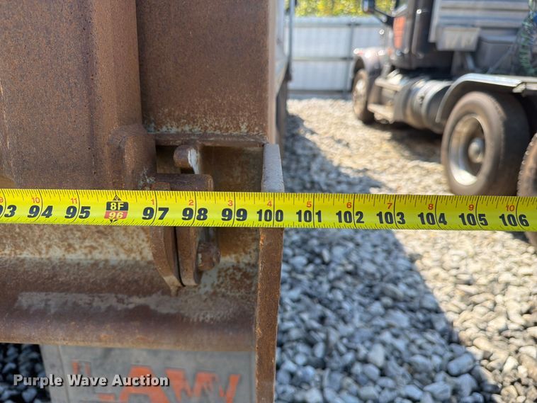 image for item YA4710 2016 Kenworth T800 dump truck
