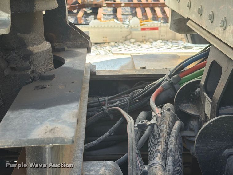 image for item YA4710 2016 Kenworth T800 dump truck