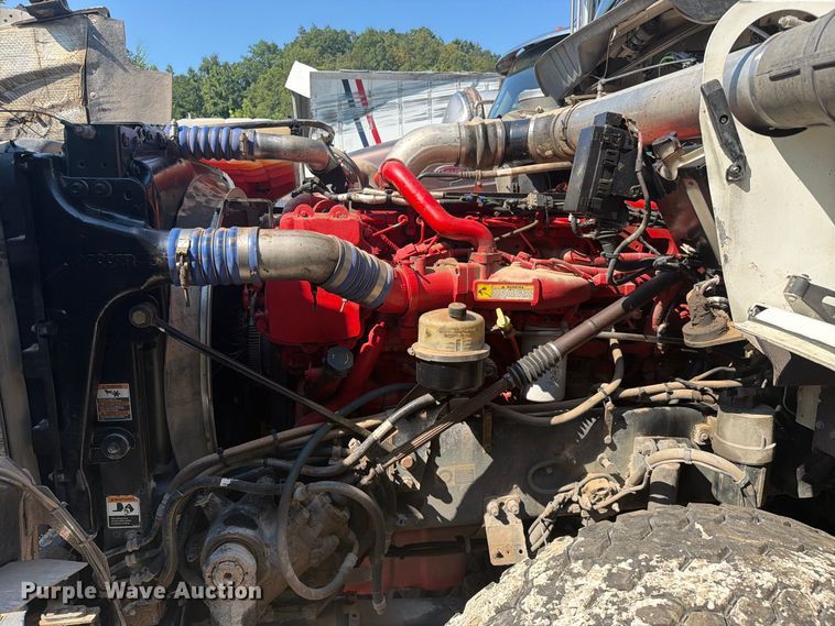 image for item YA4710 2016 Kenworth T800 dump truck