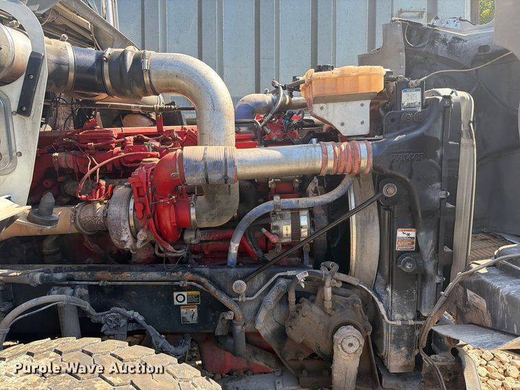 image for item YA4710 2016 Kenworth T800 dump truck