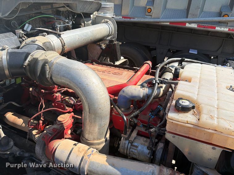 image for item YA4710 2016 Kenworth T800 dump truck