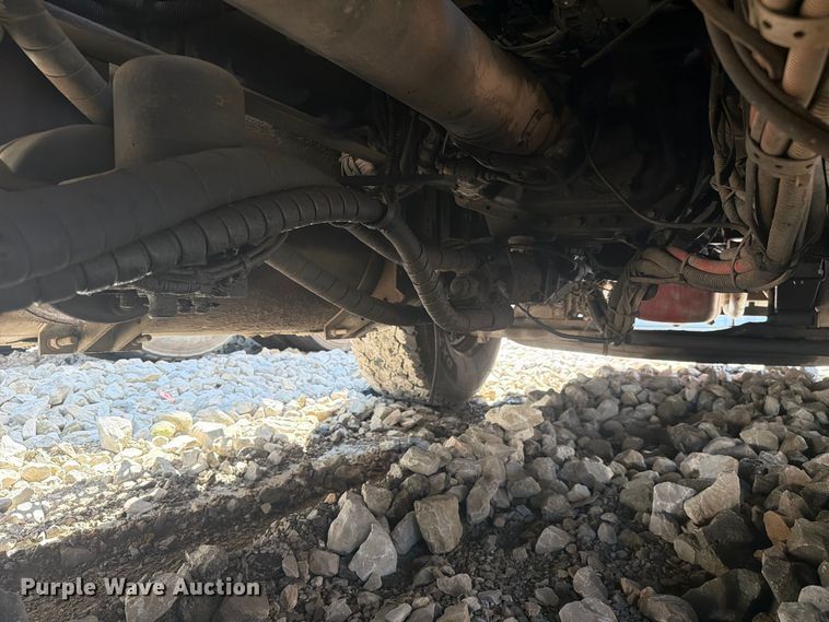 image for item YA4710 2016 Kenworth T800 dump truck