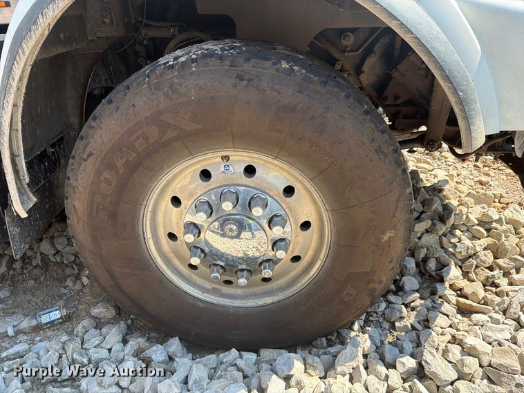 image for item YA4710 2016 Kenworth T800 dump truck
