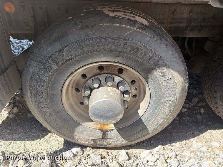 image for item YA4710 2016 Kenworth T800 dump truck