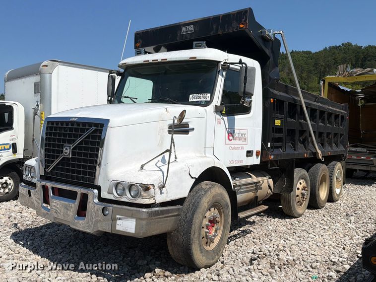 image for item YA4723 2006 Volvo VHD dump truck