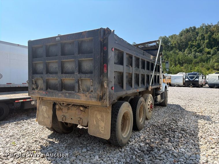 image for item YA4723 2006 Volvo VHD dump truck