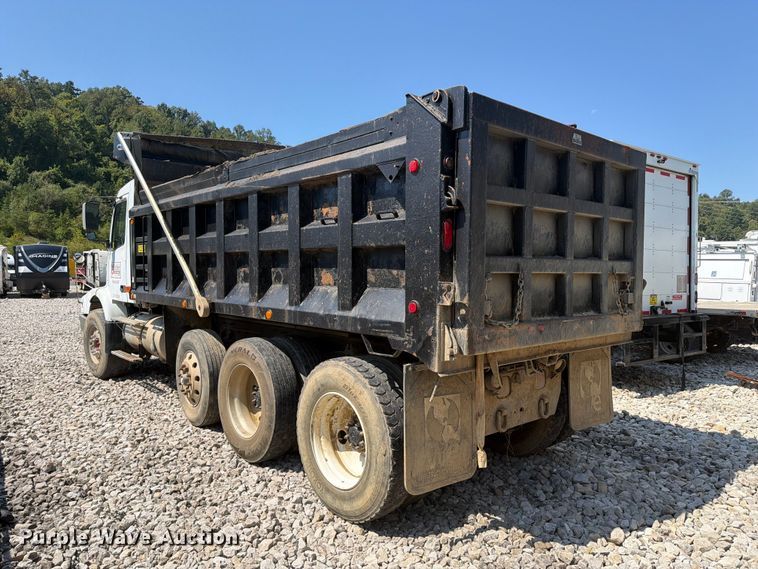 image for item YA4723 2006 Volvo VHD dump truck