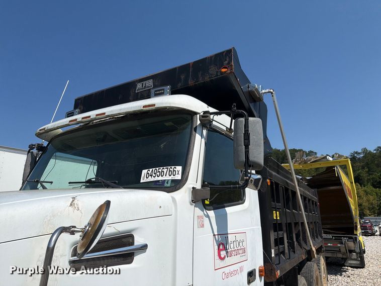 image for item YA4723 2006 Volvo VHD dump truck