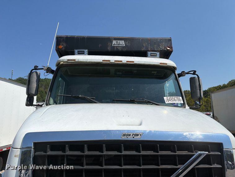 image for item YA4723 2006 Volvo VHD dump truck