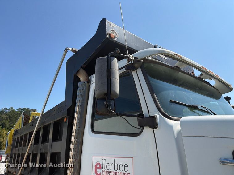 image for item YA4723 2006 Volvo VHD dump truck