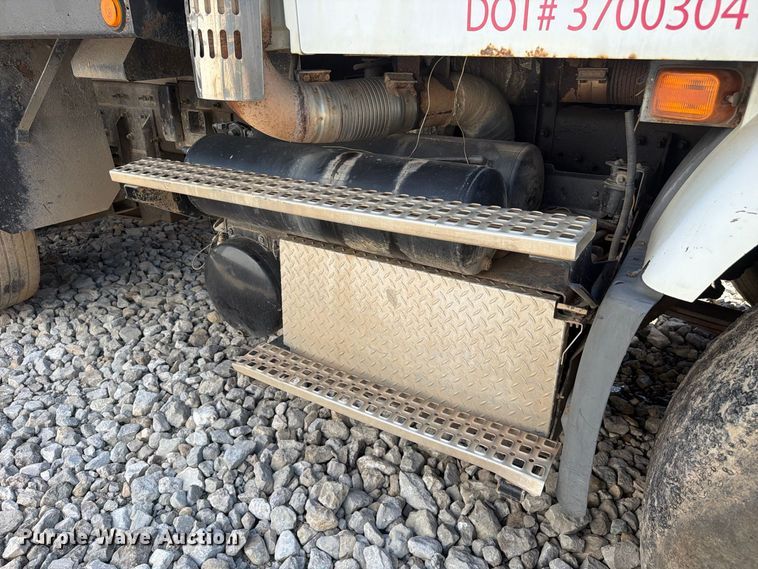 image for item YA4723 2006 Volvo VHD dump truck
