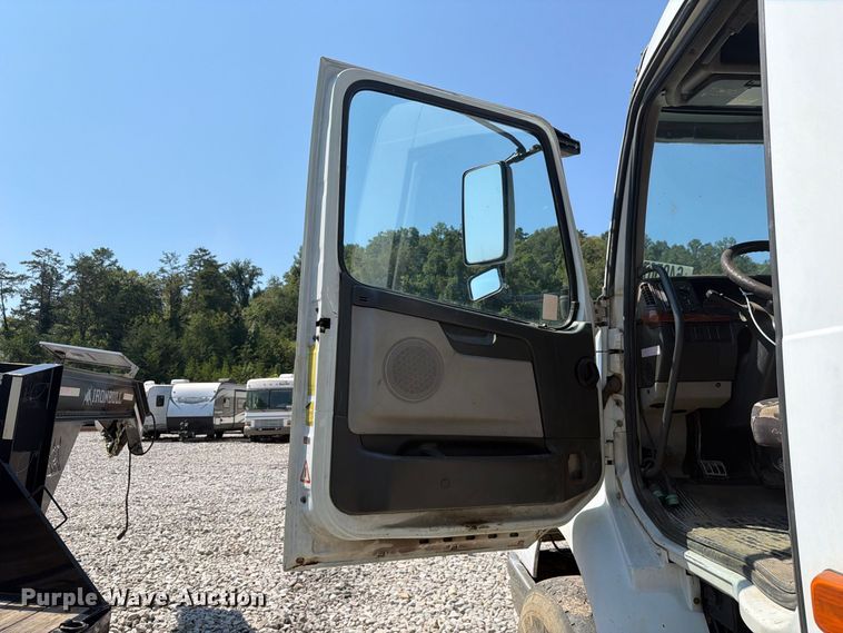 image for item YA4723 2006 Volvo VHD dump truck