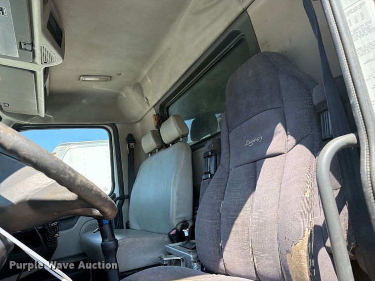 image for item YA4723 2006 Volvo VHD dump truck