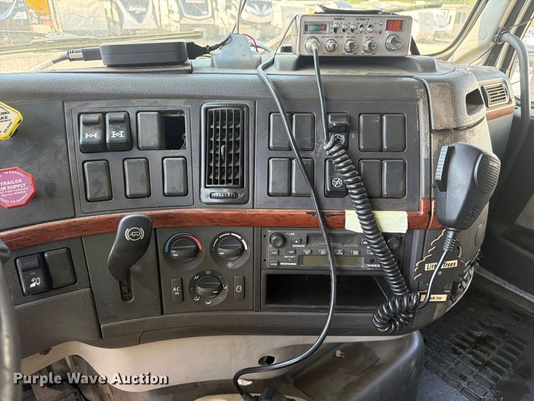 image for item YA4723 2006 Volvo VHD dump truck