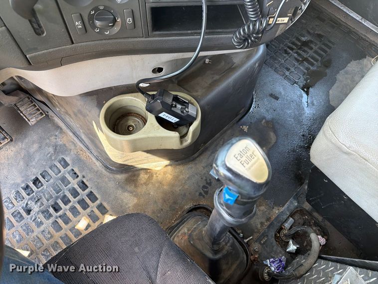image for item YA4723 2006 Volvo VHD dump truck