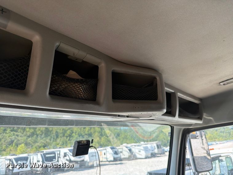 image for item YA4723 2006 Volvo VHD dump truck