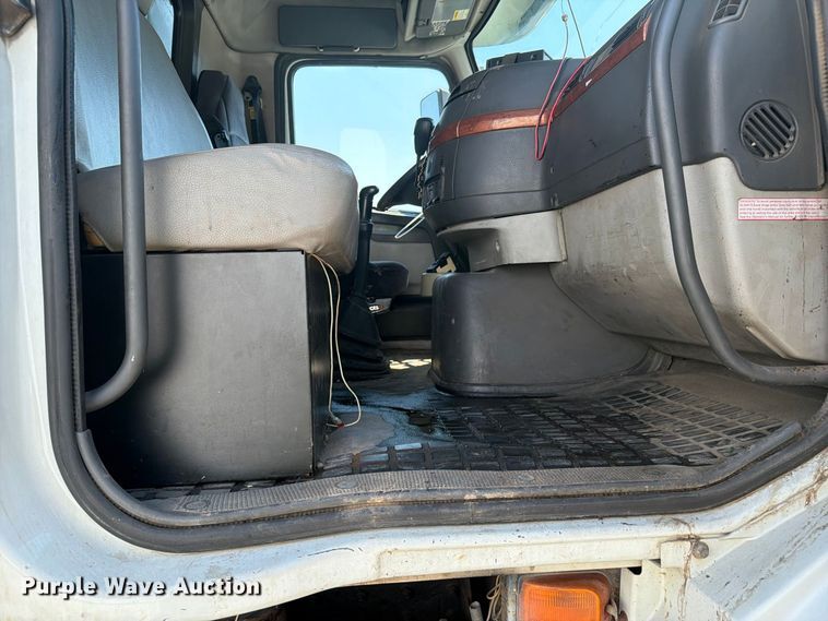 image for item YA4723 2006 Volvo VHD dump truck