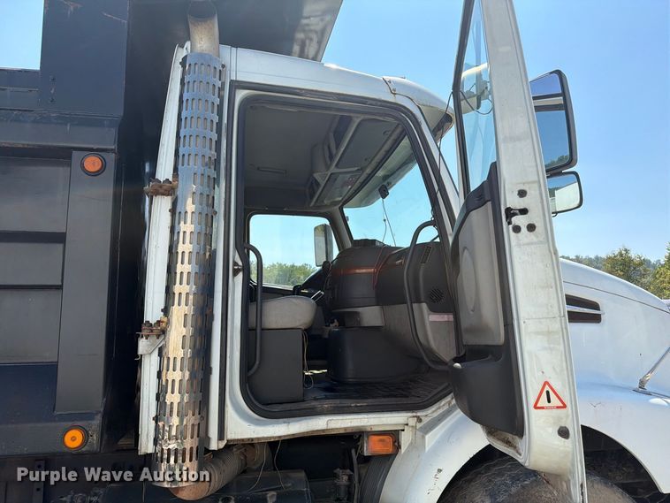 image for item YA4723 2006 Volvo VHD dump truck