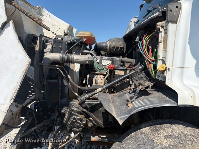 image for item YA4723 2006 Volvo VHD dump truck