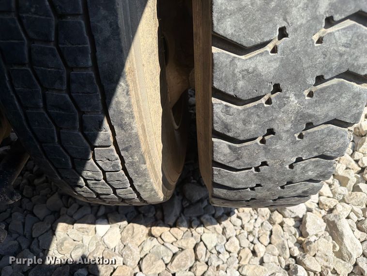 image for item YA4723 2006 Volvo VHD dump truck