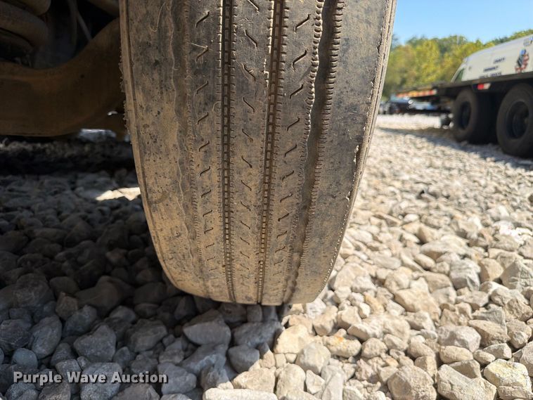 image for item YA4723 2006 Volvo VHD dump truck