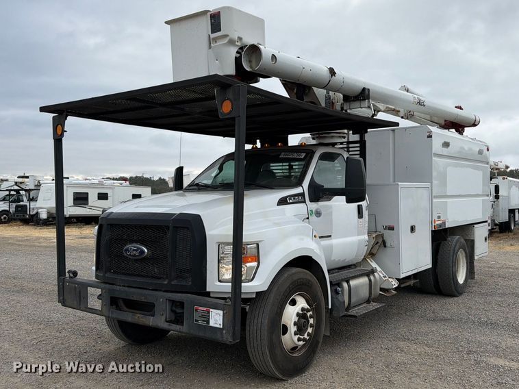 image for item YA4734 2016 Ford F750 Super Duty forestry bucket truck