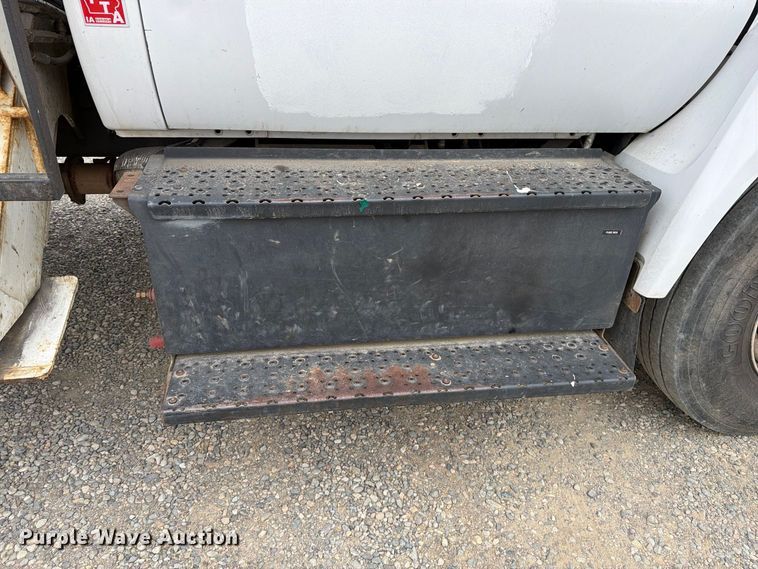 image for item YA4734 2016 Ford F750 Super Duty forestry bucket truck