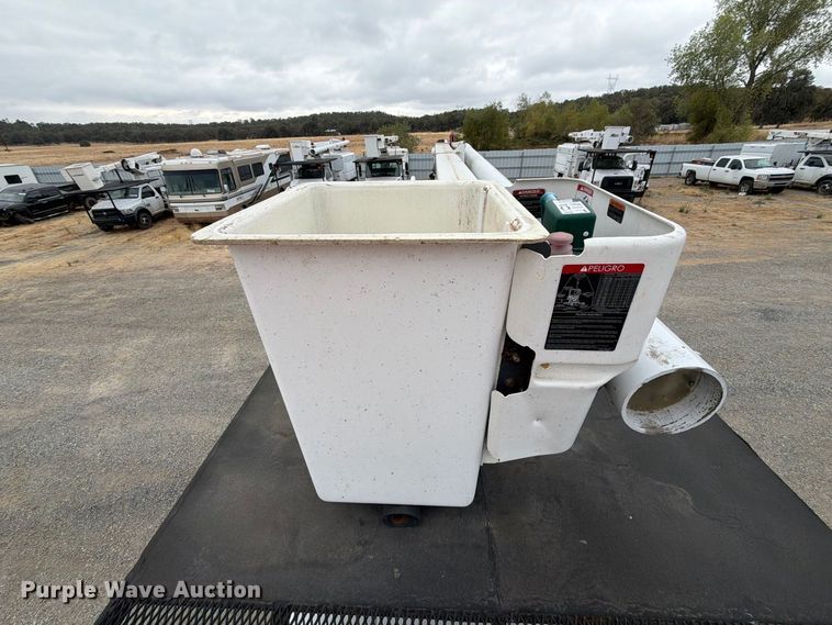 image for item YA4734 2016 Ford F750 Super Duty forestry bucket truck