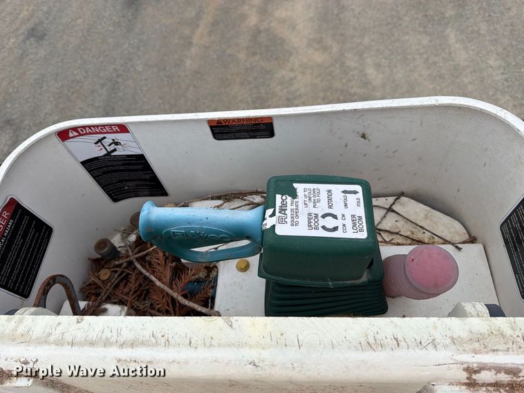 image for item YA4734 2016 Ford F750 Super Duty forestry bucket truck