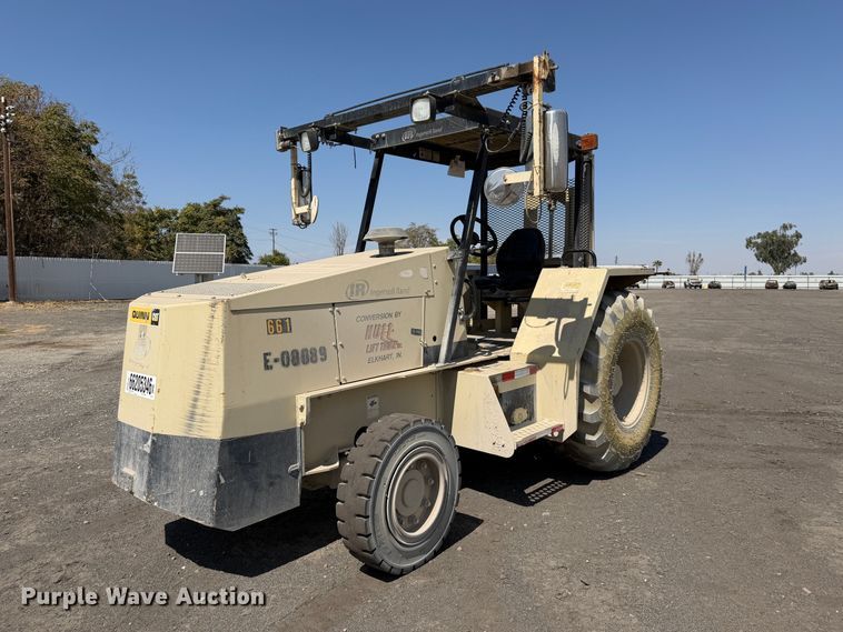 image for item YA4741 2008 Ingersoll T608J2 tow tractor