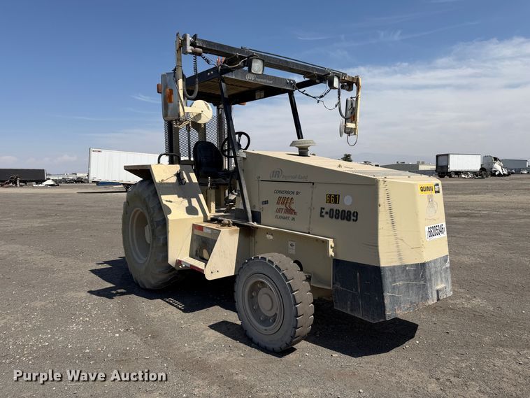image for item YA4741 2008 Ingersoll T608J2 tow tractor